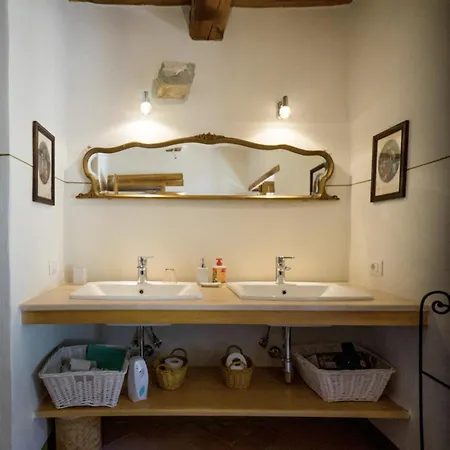 Assisi Albergue *