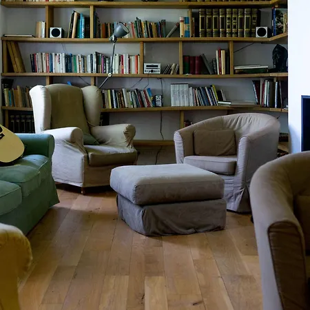 Assisi Hostel *